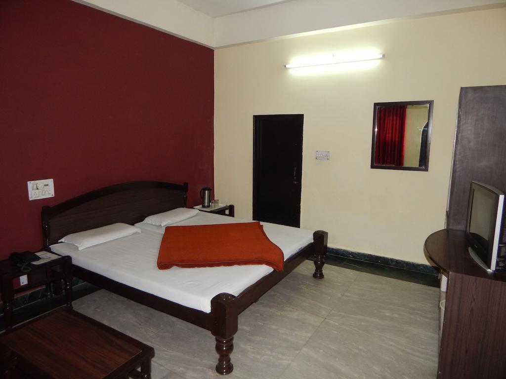 Hotel Chitra Heritage Haridwar Phòng bức ảnh