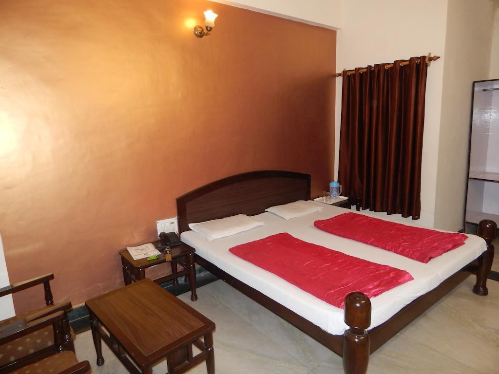 Hotel Chitra Heritage Haridwar Phòng bức ảnh
