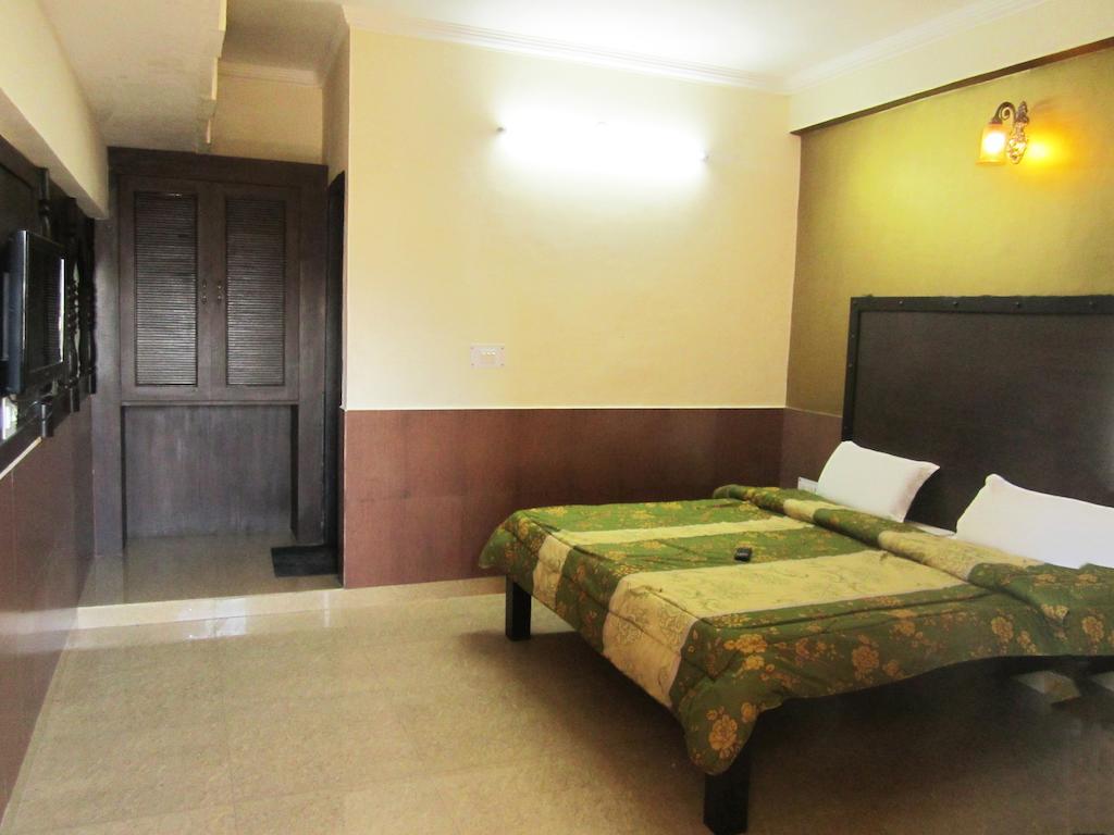 Hotel Chitra Heritage Haridwar Phòng bức ảnh