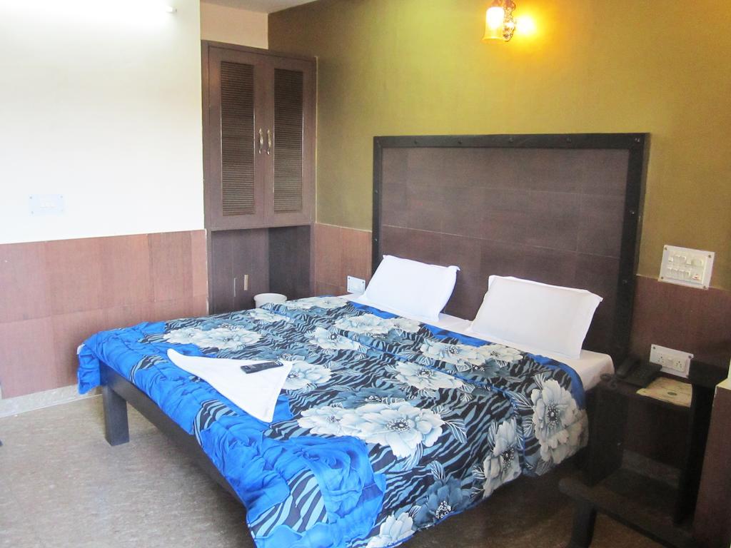 Hotel Chitra Heritage Haridwar Phòng bức ảnh